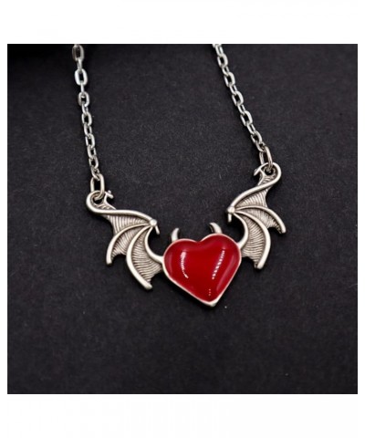 Bat Necklace for Women Men Gothic Bat Necklace Choker Flying Bat Pendant Necklace Gothic Punk Cool Heavy Chain Choker Cyber A...